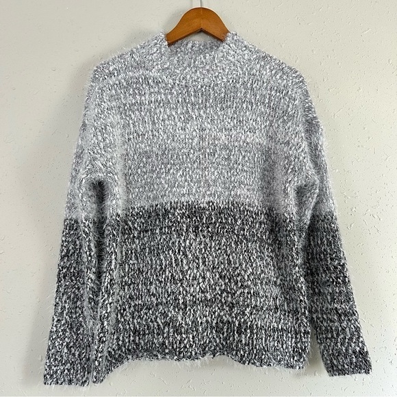 Maurices Grey White Black Fuzzy Mockneck Sweater Soft Comfy Small - Picture 1 of 7